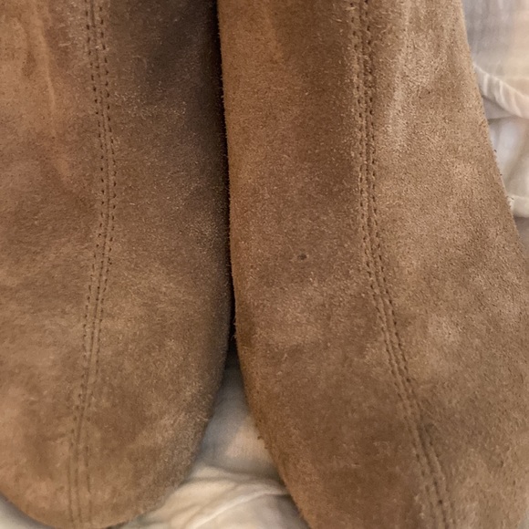 Crown by Born “Faylan” Coco Suede Ankle Boots, wedge heel, size 7 women’s - Picture 6 of 10